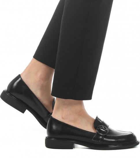 Лоферы женские