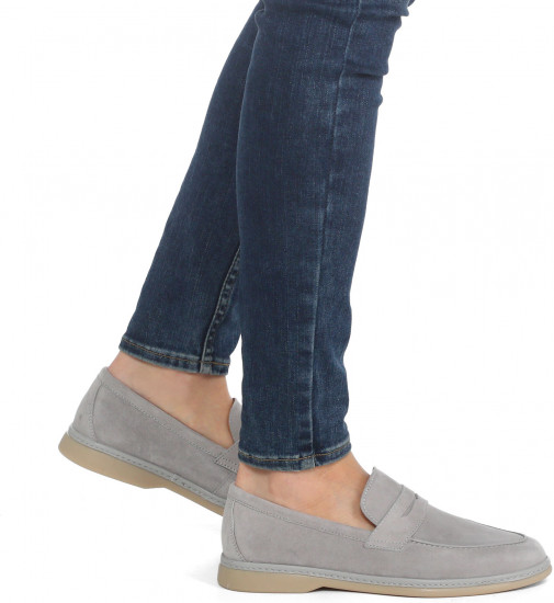 Лоферы женские