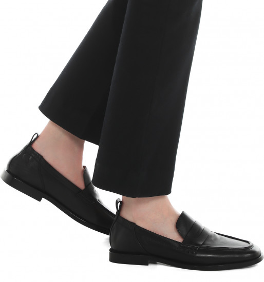 Лоферы женские