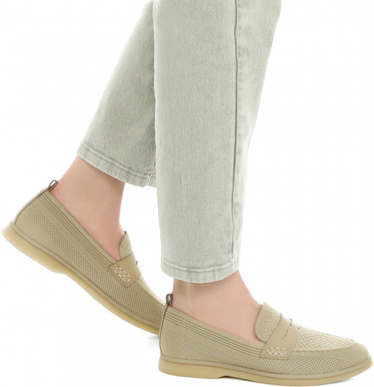 Лоферы женские