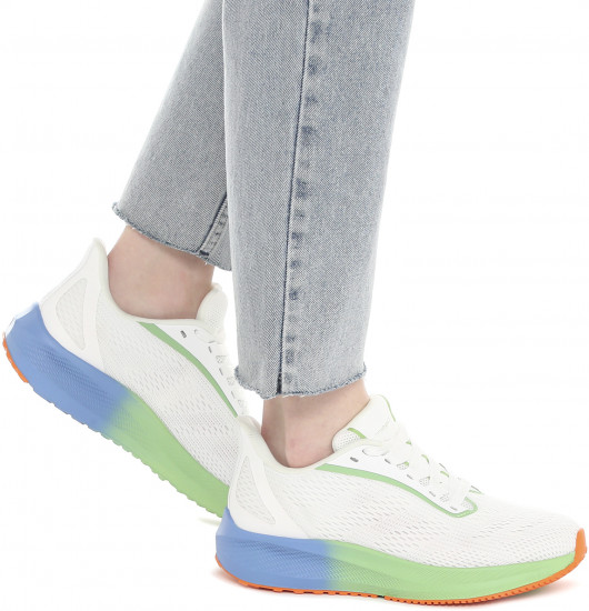 Кроссовки женские