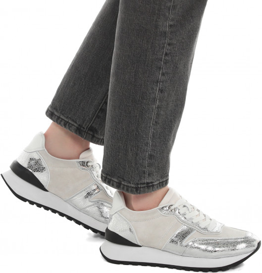 Кроссовки женские