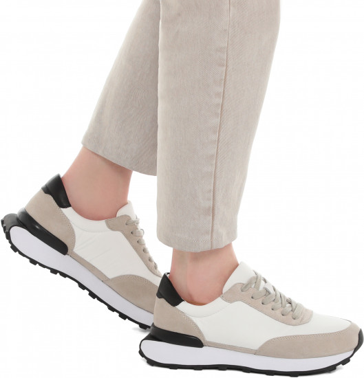 Кроссовки женские