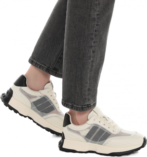 Кроссовки женские