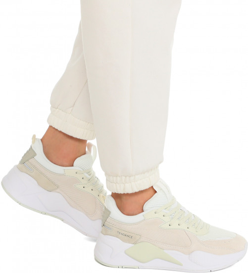 Кроссовки женские