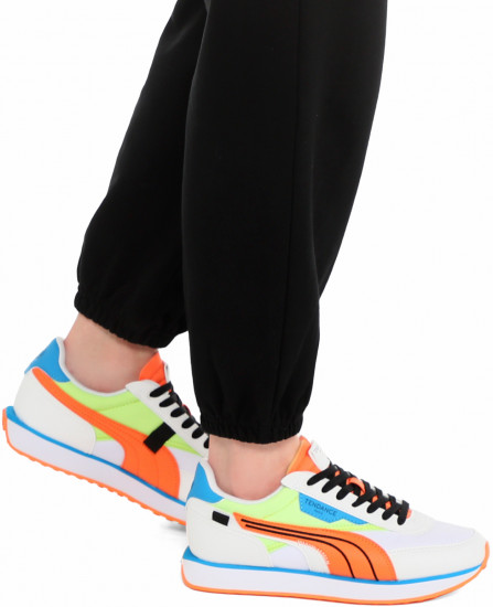 Кроссовки женские