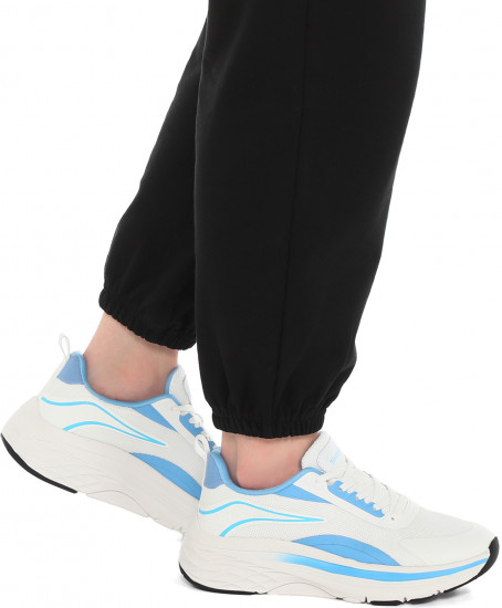 Кроссовки женские