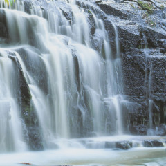 Фотообои «Pura Kaunui Falls» (368 х 254 см) - Фото 1
