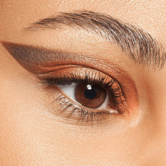 Палетка теней «Safari Slim Eyeshadow Palette», оттенок 010 Wild Life - Фото 9