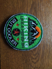 Нашивка на липучке «Hiking is like Heineken but cooler. Поход в горы круче чем пиво» - Фото 1