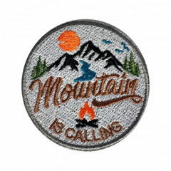 Нашивка на липучке «Mountain is calling. Гора зовет» - Фото 1