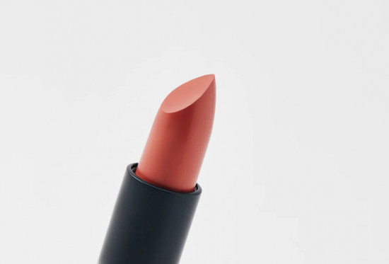 Помада для губ устойчивая матовая «Matte lasting lipstick» SPF 15, тон 46 Красное дерево крайола