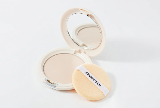 Natural Silky Compact Powder Компактная шелковая пудра для лица SPF 15, оттенок 08 Бежевый