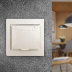 Розетка с крышкой - Фото 3