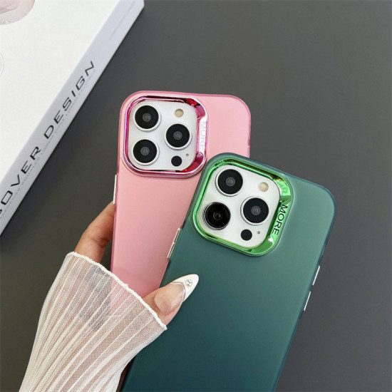 Чехол-накладка на iPhone 15 Metallic