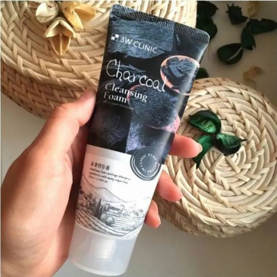 Пенка для лица с экстрактом древесного угля «Charcoal Cleansing Foam»