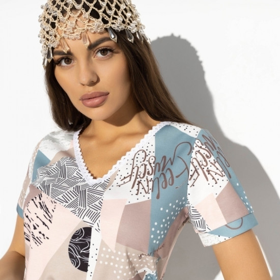 Футболка женская «Любовь рядом, загадка»