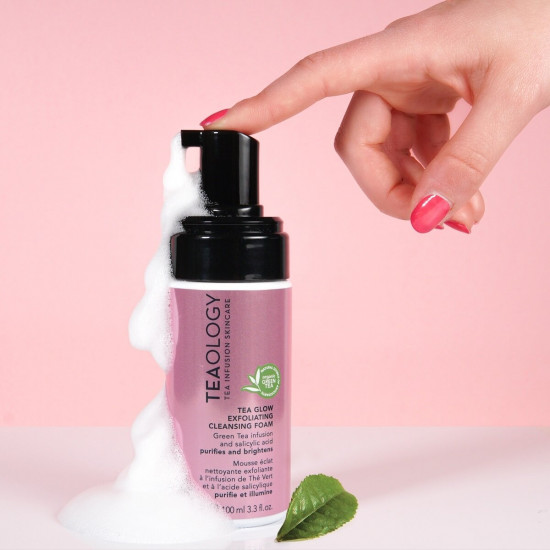Пенка для лица очищающая «Tea Glow Exfoliating»
