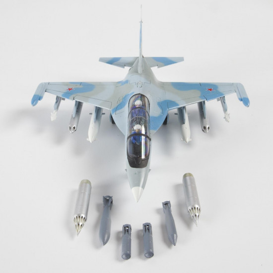 Модель для склеивания «Самолет Як-130»