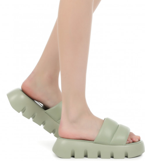 Шлёпанцы женские