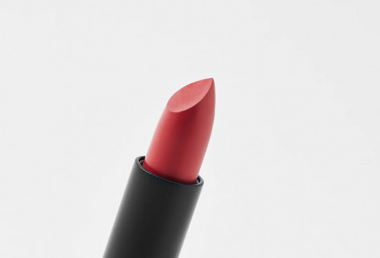 Помада для губ устойчивая матовая «Matte lasting lipstick» SPF 15, тон 09 Сливовое вино