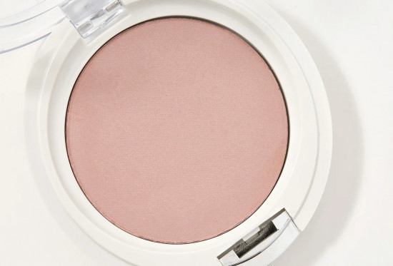 Румяна матовые шелковистые компактные «Natural matte silky blusher», оттенок 09 Яблоко