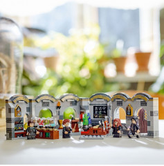 Конструктор Harry Potter 76431 Замок Хогвартс: класс зельеварения. Hogwarts™ Castle: Potions Class - Фото 8