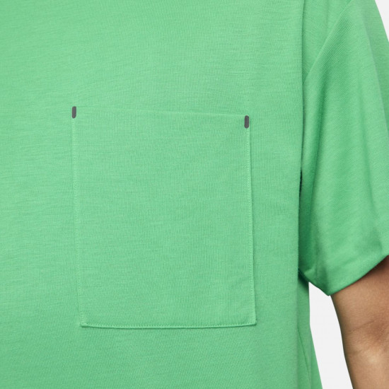 Футболка мужская NSW Tech Pack Dri-FIT S