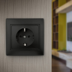 Розетка с заземлением - Фото 1