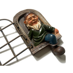 Декор садовый, фигурка «Гном в окошке» - Фото 1