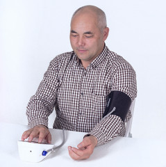 Тонометр автоматический OMRON M2 Classic с адаптером (22-42 см) - Фото 2