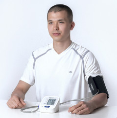 Тонометр автоматический OMRON M2 Basic с адаптером (22-42 см) - Фото 1