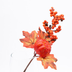 Ветка кленовая искусственная с ягодами и тыквой - Фото 1