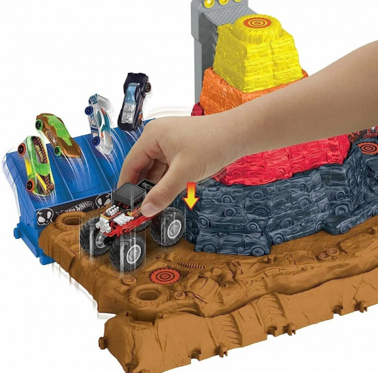Набор игровой «Пирамида с автомобилем Bone Shaker»