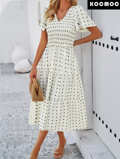 Повседневное однотонное платье с V-образным вырезом и короткими рукавами