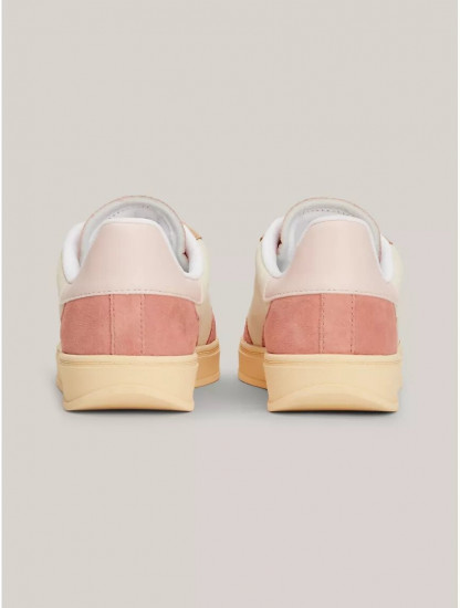 Кроссовки женские