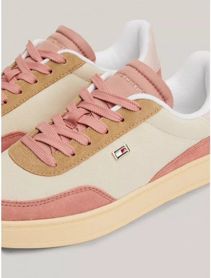 Кроссовки женские