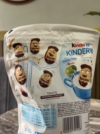 Печенье крекерное сливочно-шоколадное с молочным шоколадом «Kinderini»