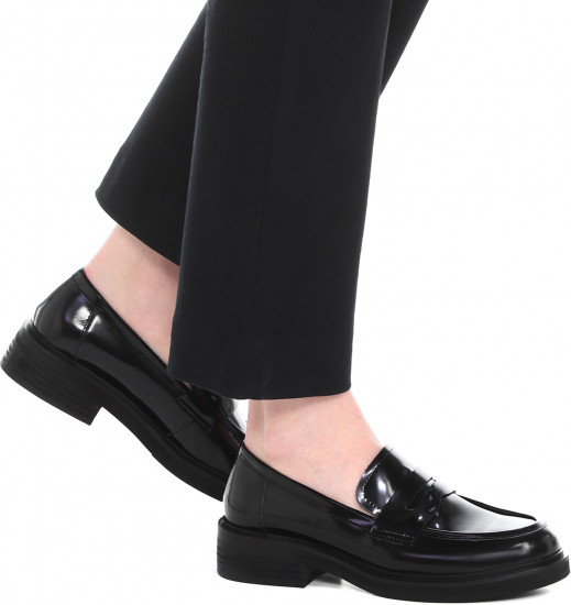 Лоферы женские