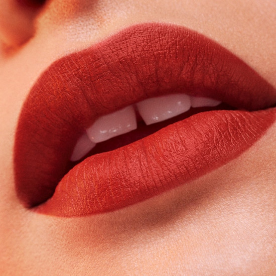 Помада-мусс для губ «Pure Color Whipped Matte Lip Color With Moringa Butter», тон 931 Hot Shot