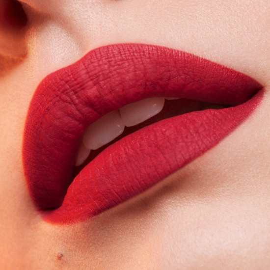 Помада-мусс для губ «Pure Color Whipped Matte Lip Color With Moringa Butter», тон 933 Maraschino