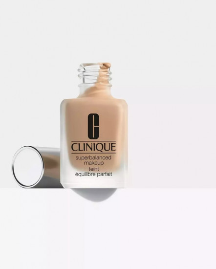 Тональный крем «Superbalanced Makeup», оттенок CN 70 Vanilla