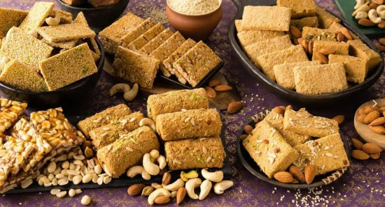 Рулетики с кунжутом, кешью и арахисом
