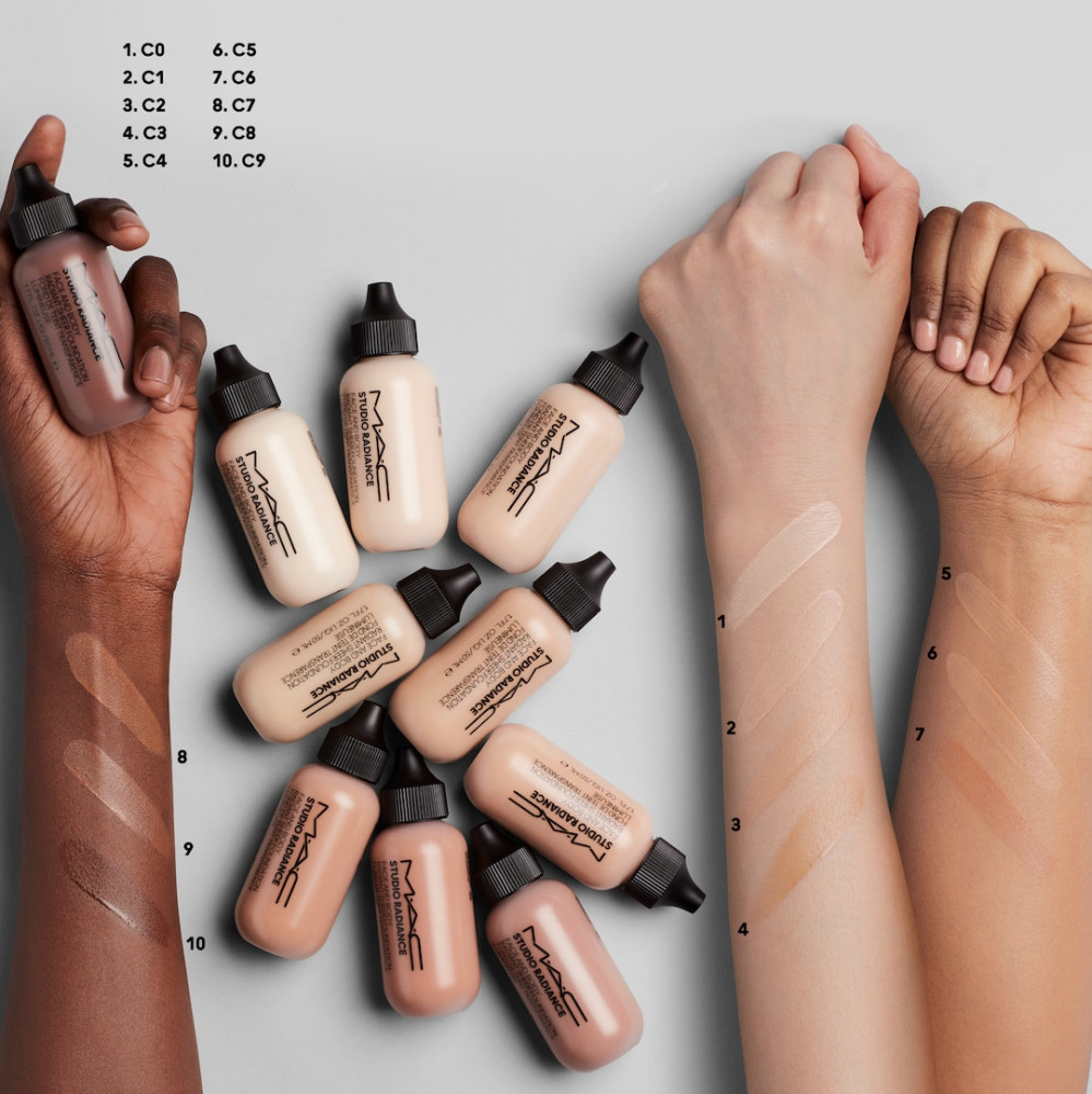 Тональная основа для лица и тела «Face and Body Foundation», оттенок С0 | Studio Radiance | M.A.C. | Фото 4