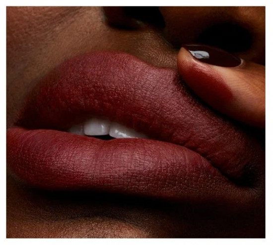 Помада для губ «Powder Kiss Lipstick», тон Devoted To Chili