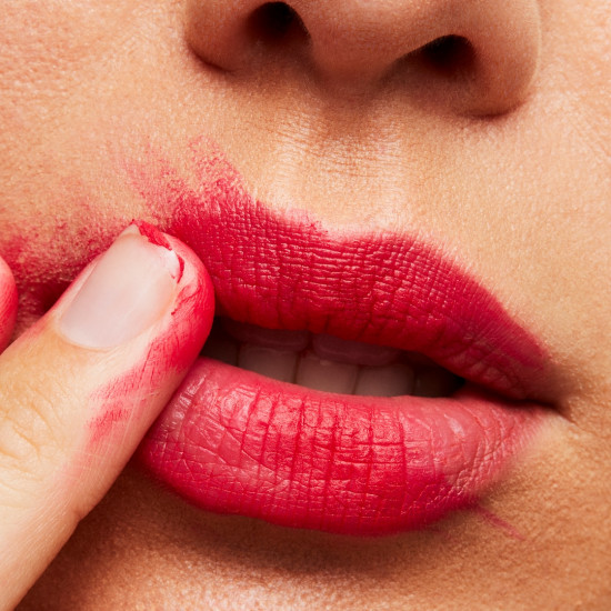 Помада для губ матовая «Lipstick Retro Matte», тон 706 Relentlessly Red