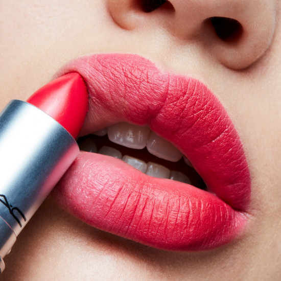 Помада для губ матовая «Lipstick Retro Matte», тон 706 Relentlessly Red