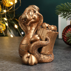 Фигурка сувенирная «Змея с подарком» - Фото 1