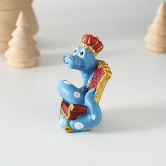 Фигурка сувенирная «Змей в короне с королевским троном» - Фото 1