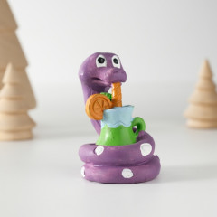 Фигурка сувенирная «Змей с бокалом смузи» - Фото 4